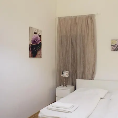 Apartman Modern Ve Smeckach 28 *