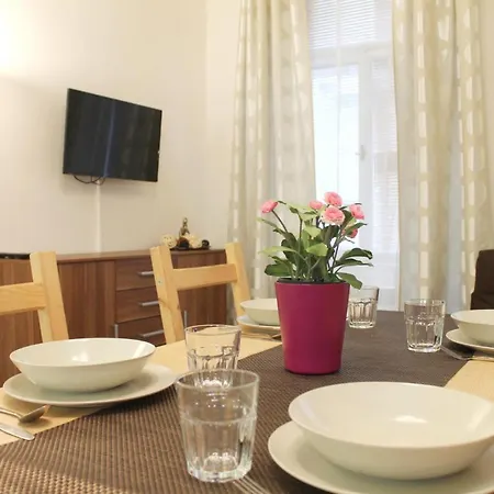 Apartment Modern Ve Smeckach 28 *